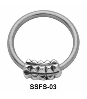 Small Pyramids Face Closure Ring SSFS-03