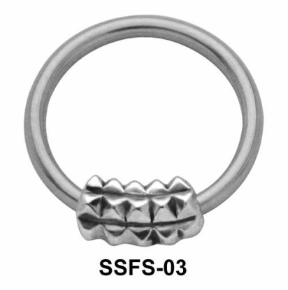 Small Pyramids Face Closure Ring SSFS-03